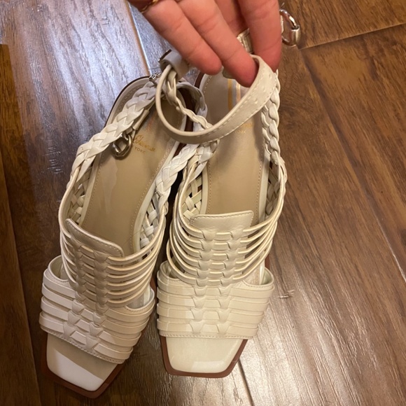 Shoes - Picture 3 of 7